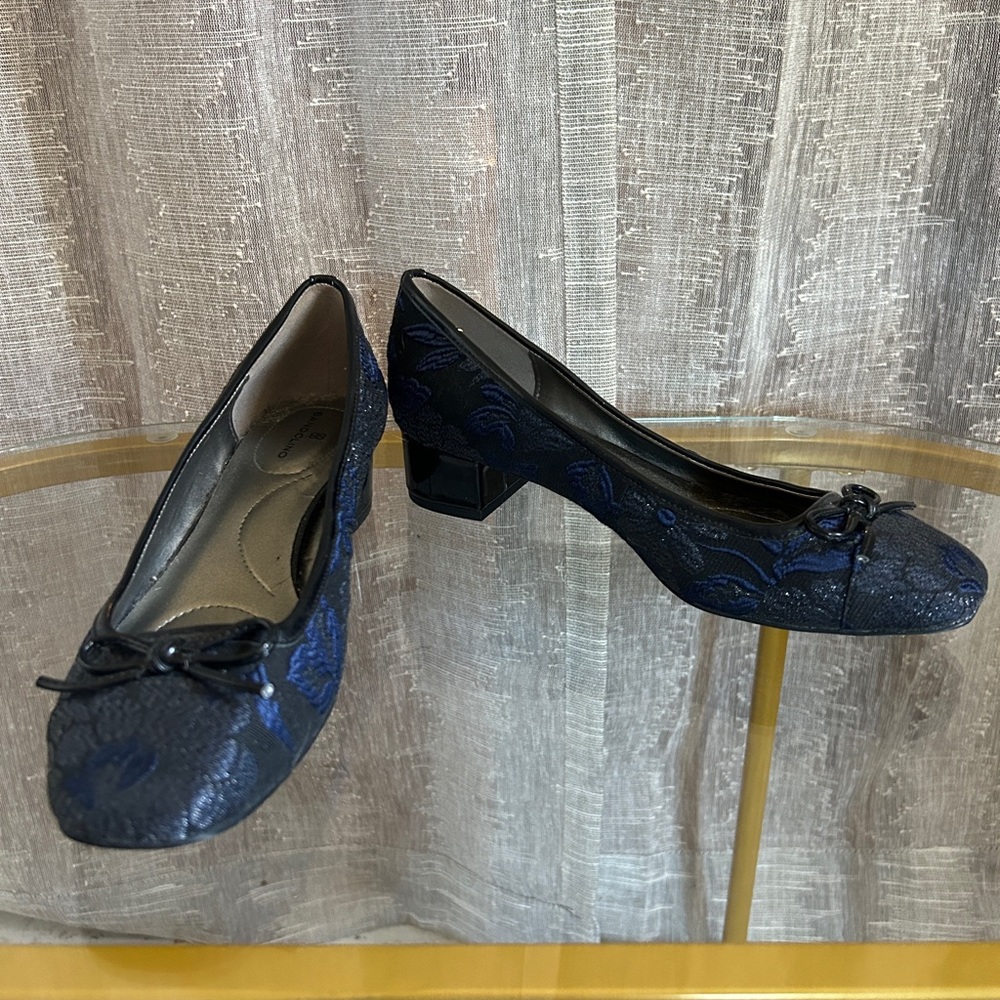 Bandolino Blue Heeled Shoes